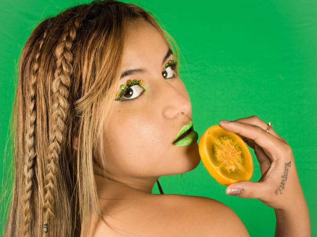 EmilyBrrown - Live Sex Cam - 9152812