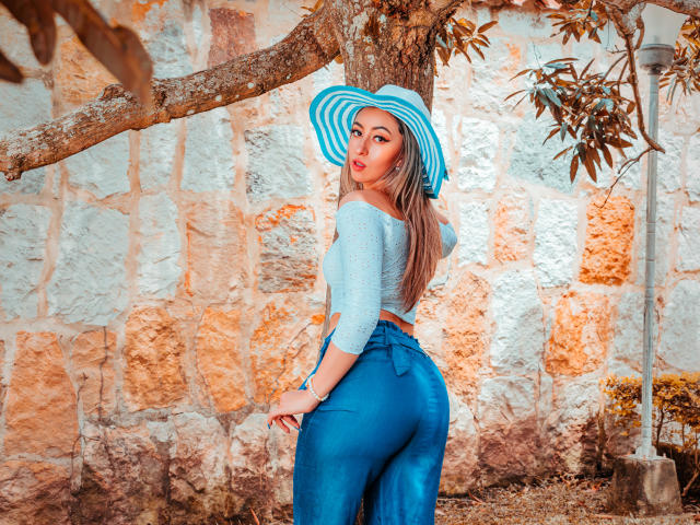 SabrinaMontana - Live Sex Cam - 9178256