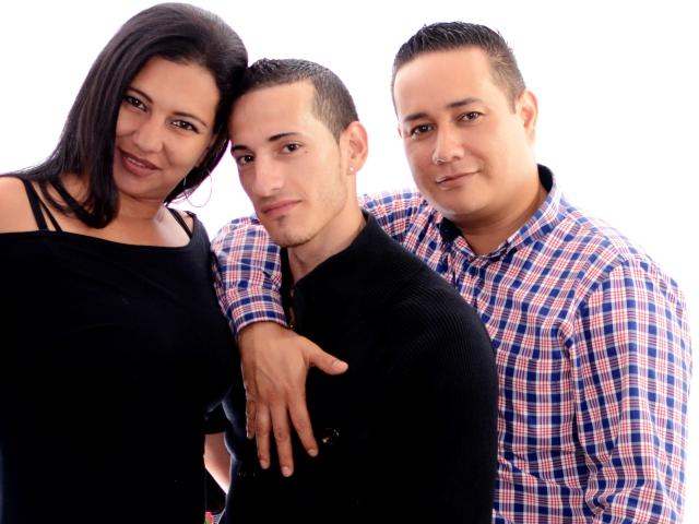 TwoLatinBoysAnOneGirl - Live sex cam - 9187204