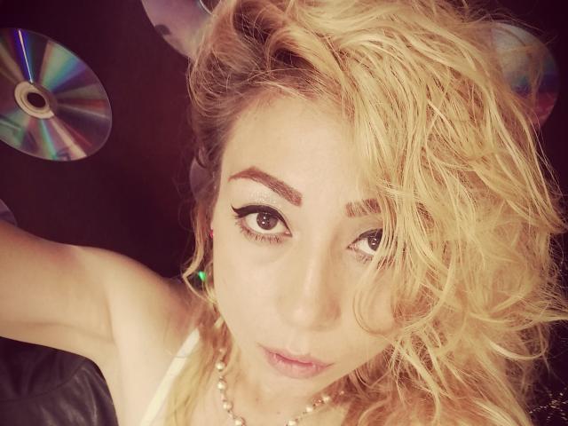 KhrystineBrulant - Live Sex Cam - 9214936