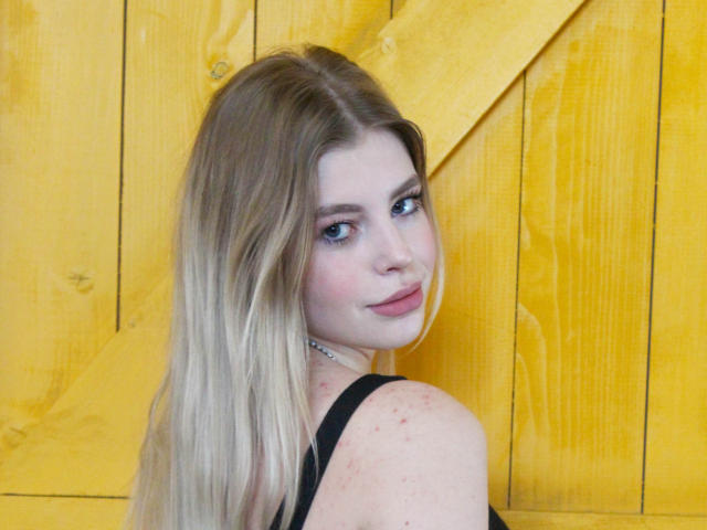 BettyByrd - Live sex cam - 9222272
