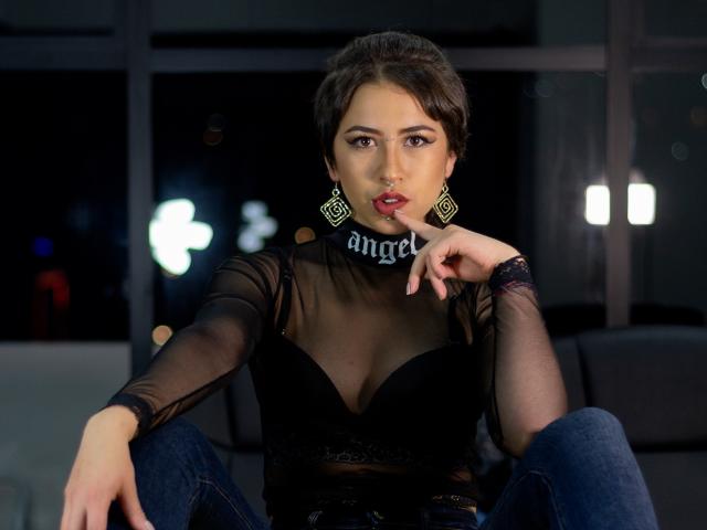 IsabellaCavani - Live porn &amp; sex cam - 9238400