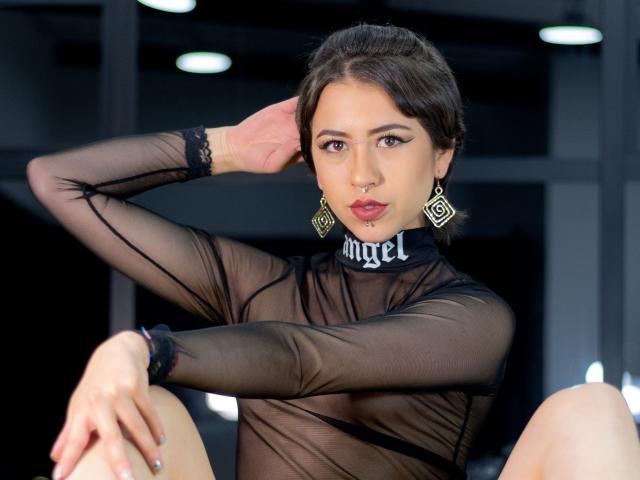 IsabellaCavani - Live sex cam - 9238444