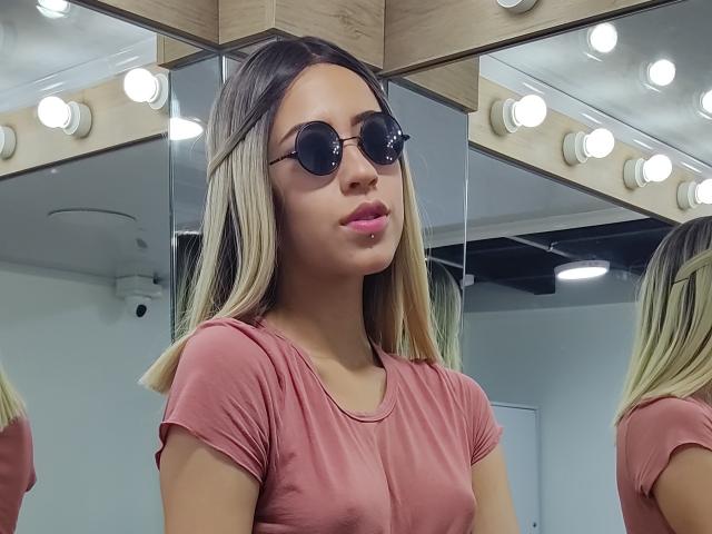 IsabellaCavani - Live Sex Cam - 9238660