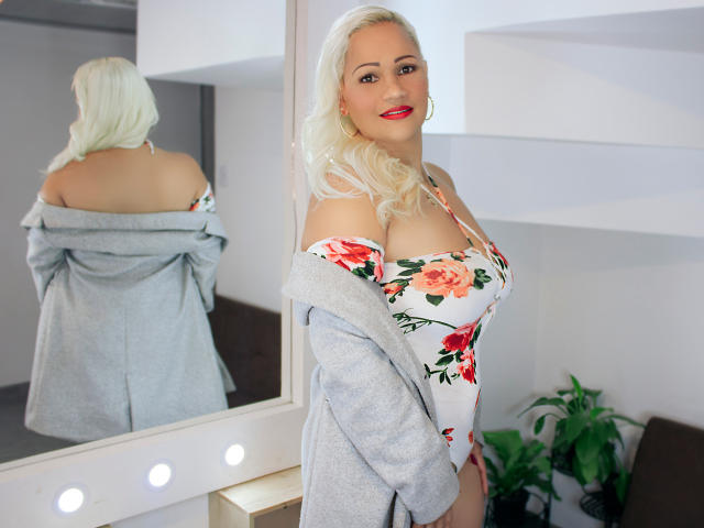 GianellaCox - Live porn &amp; sex cam - 9268152