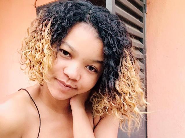 LaylaLove - Live Sex Cam - 9280520