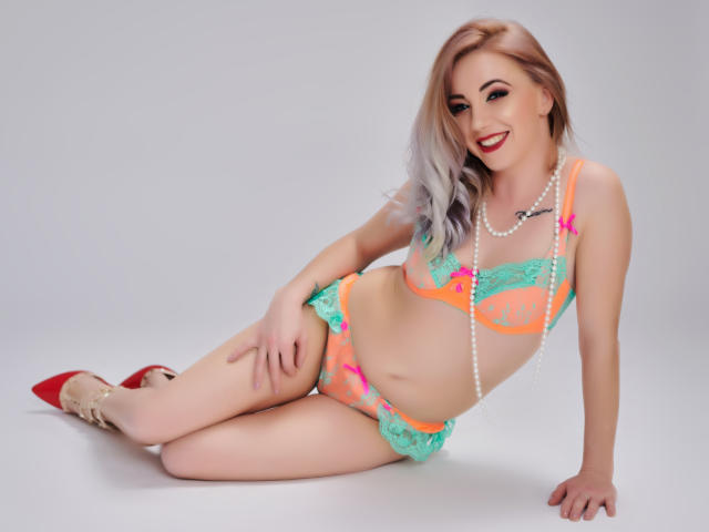 NickyBlues - Live porn &amp; sex cam - 9308228