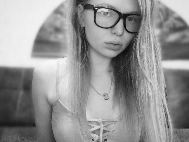 SweetAleksaX - Sexe cam en vivo - 9339320