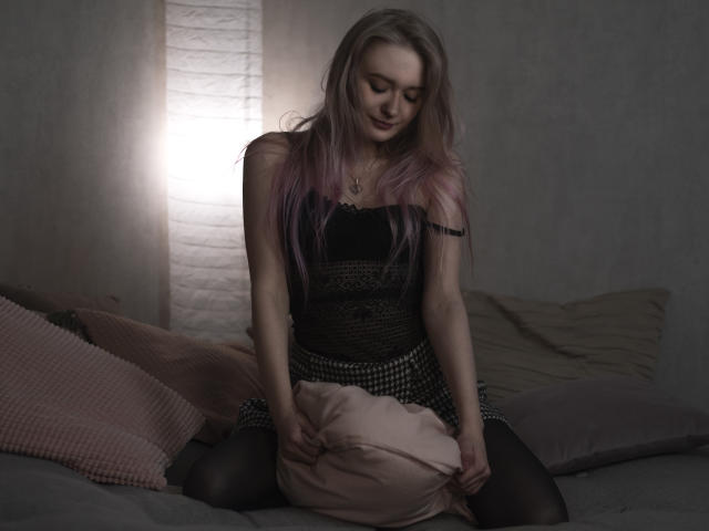 LeonaSmoll - Live sexe cam - 9364996