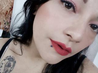 Camgirl and Webcam Model AntonellaCheri on Go Adult Chat