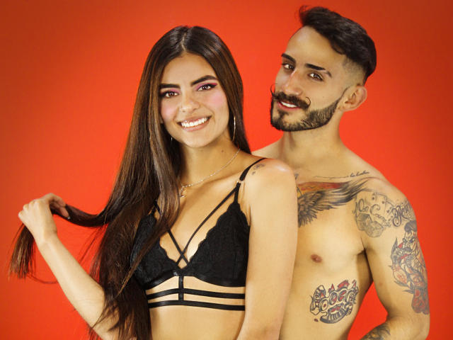 ScarlethandThian - Live sex cam - 9405020