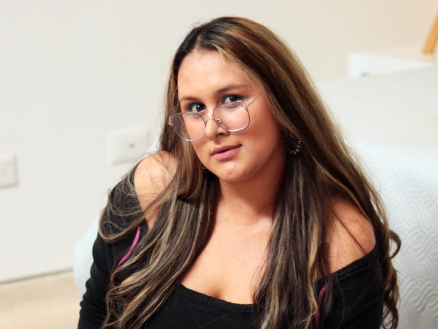 ErikaWolff - Live Sex Cam - 9406120
