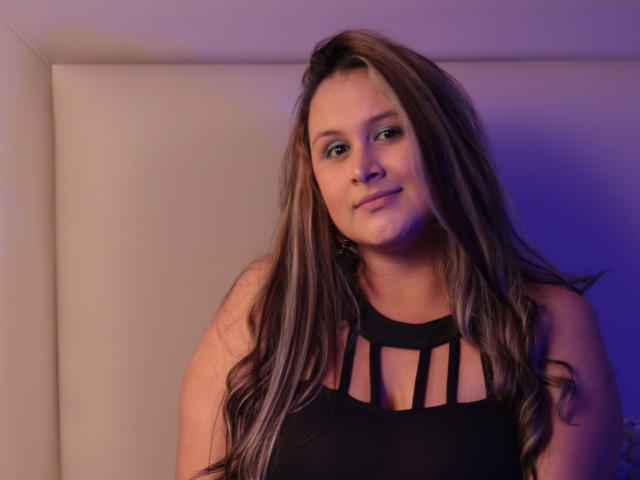 ErikaWolff - Live Sex Cam - 9406324