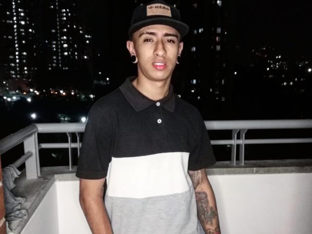 MartinLeon - Sexe cam en vivo - 9408780