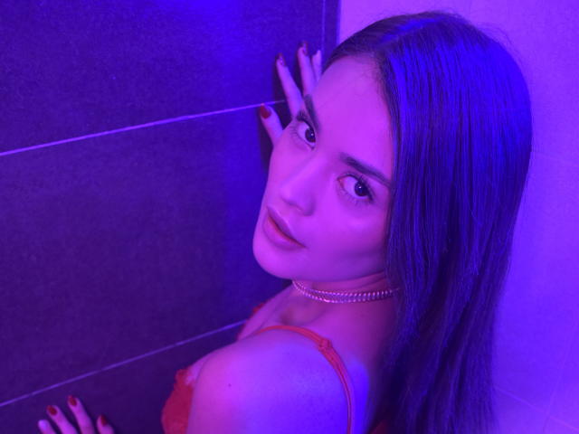 AmelieeBaudin - Live sexe cam - 9412940
