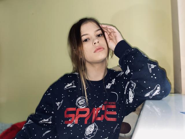 KendallSugar - Live Sex Cam - 9418308