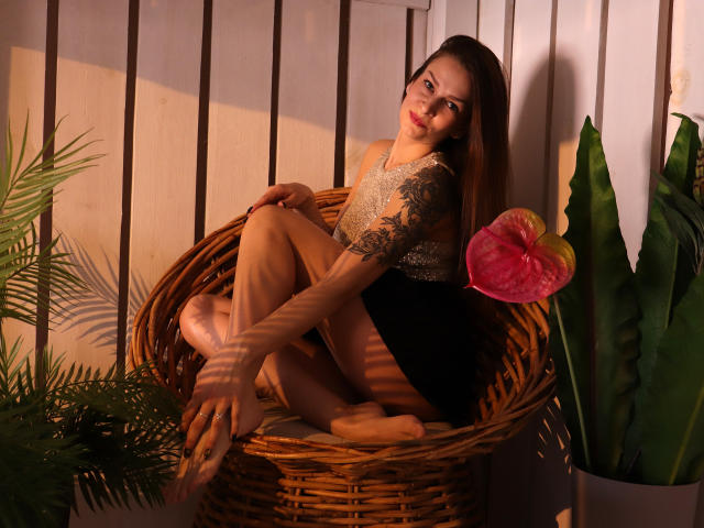AlexiaBlack - Live Sex Cam - 9422252