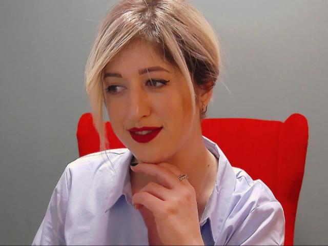 AnabelleGreen - Live sex cam - 9424264