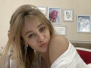 Blonde Hair Green Eye Babe CarolinaSparks