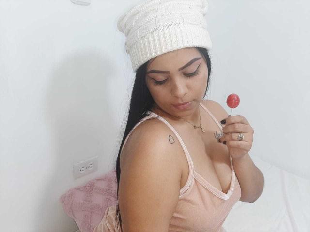 EmilyFoox - Live sex cam - 9469436