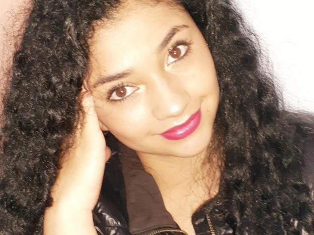 AmberSkylerr - Live sex cam - 9483012