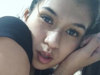 Camgirl and Webcam Model YeryMadison on Go Adult Chat