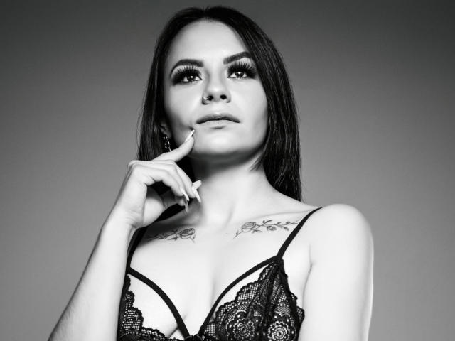 LiaTaylor - Sexe cam en vivo - 9516400