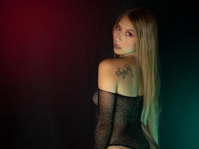 MiaRoux - Sexe cam en vivo - 9548712