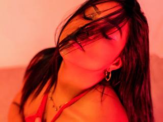 NickyBernad waiting on someone to chat and have live sex with