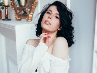 Chestnut Hair Black Eye Beauty OdryGlam