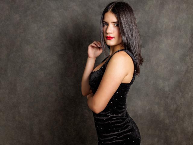AdaMorett - Live sex cam - 9589784