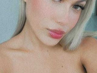 Blonde Hair Hottie CrisbellDavis
