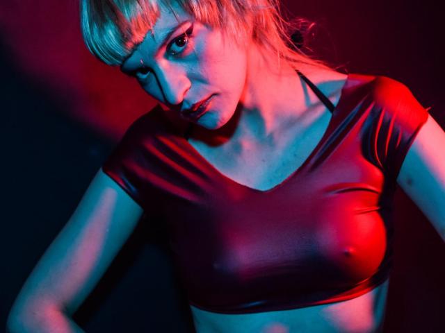 IcyLove - Live sexe cam - 9609820