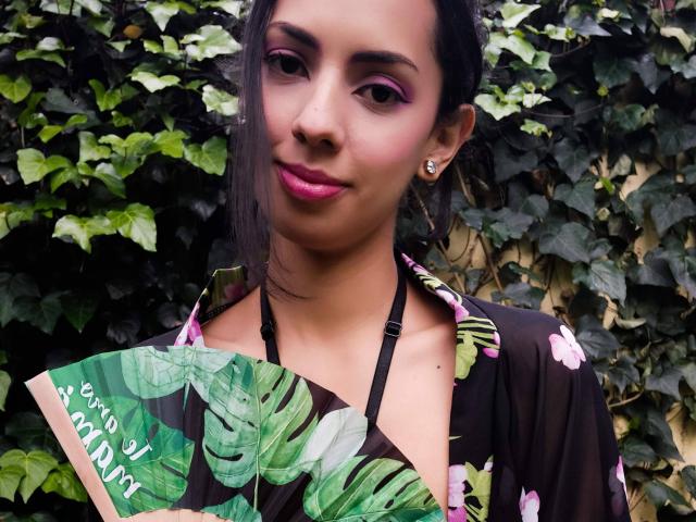 MoniqueCurlz - Live sex cam - 9622644