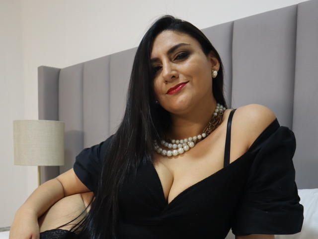 JuliaRobinson - Live porn &amp; sex cam - 9630728