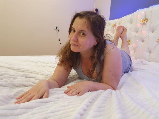 EmilyNative - Live Sex Cam - 9632200