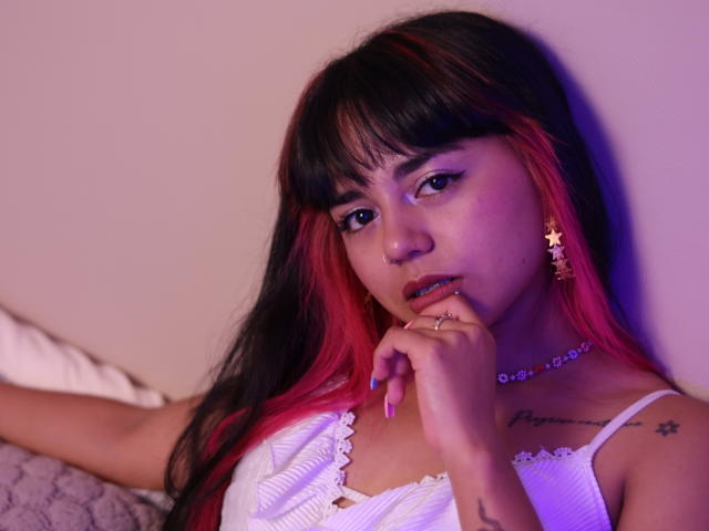 IsaCastro - Live sex cam - 9642432