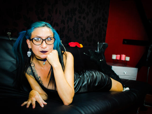 ElviaMorgans - Live sexe cam - 9648668