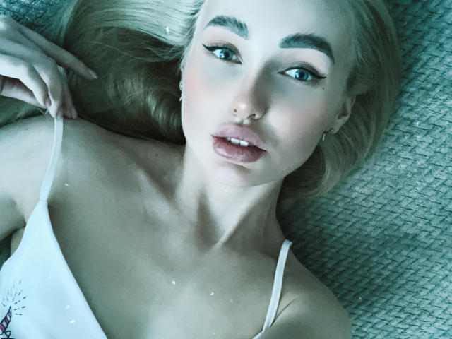 SweetViksik - Live sexe cam - 9662209