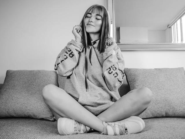 LindaWatson - Sexe cam en vivo - 9704137