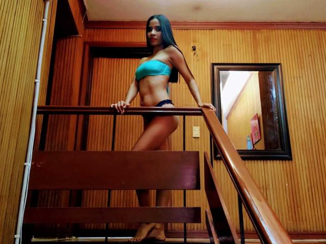 QueenAntonella - Sexe cam en vivo - 9709105