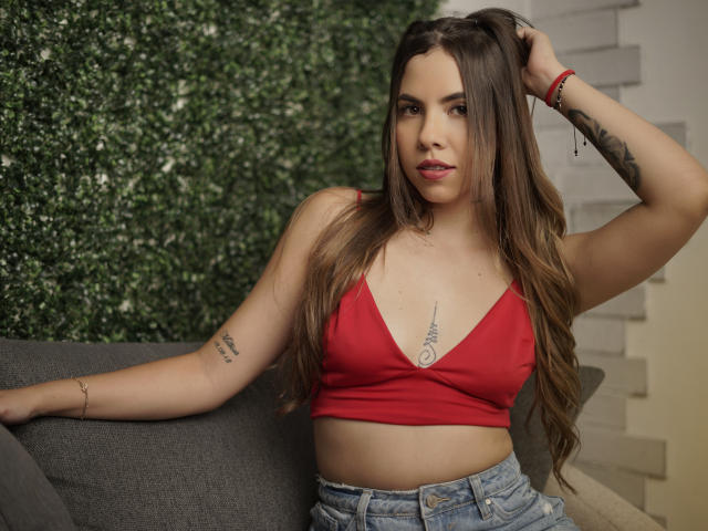 EmmyRusso - Sexe cam en vivo - 9709341