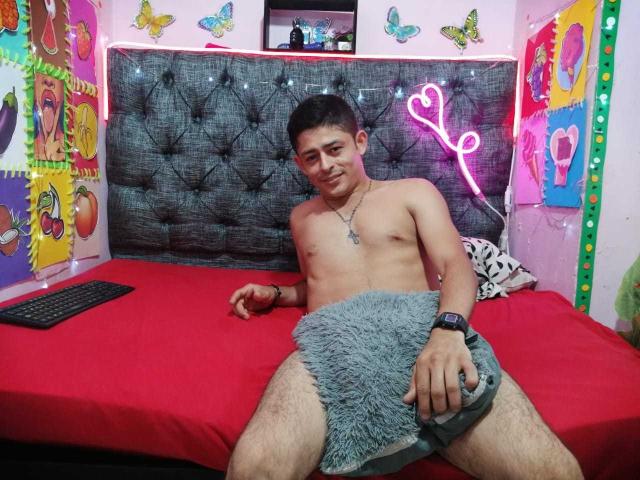 AnthonyHotyBig - Sexe cam en vivo - 9717221