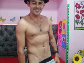 AnthonyHotyBig - Live porn &amp; sex cam - 9742777