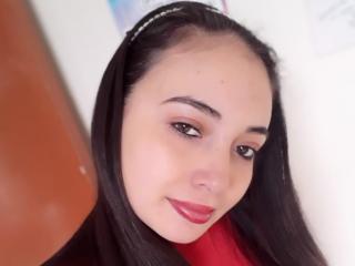 Brunette Hair Black Eye Beauty Xiomylatina