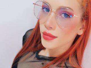 AshleyPort waiting on someone to chat and have live sex with