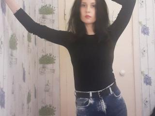 Brunette Hair Chestnut Eye Babe LusicoBerry