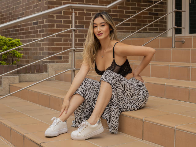 SusieThompson - Live Sex Cam - 9781517