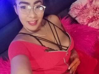 KeniaWild - Live Sex Cam - 9798197