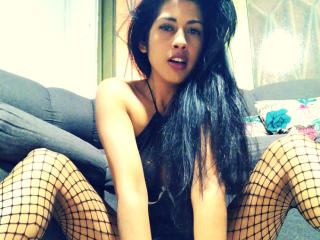 Camgirl and Webcam Model AshlethomSonig on Go Adult Chat